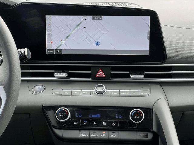 2024 Hyundai Elantra SEL photo 19