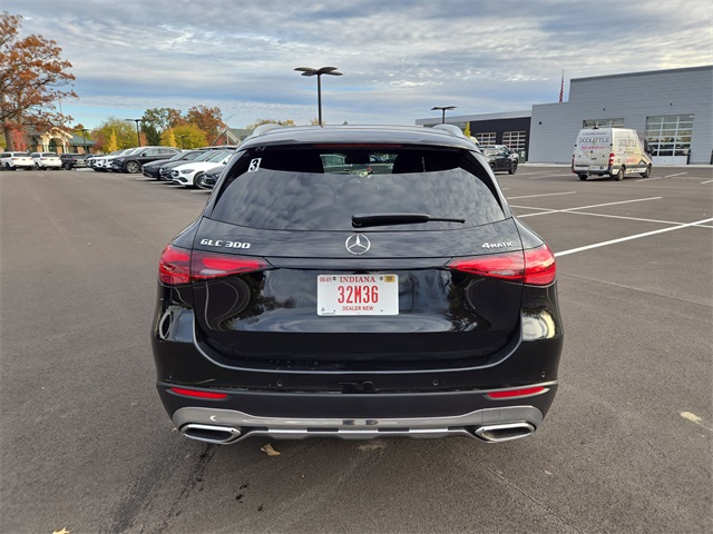 2026 Mercedes Benz GLC 300 4MATIC photo 4