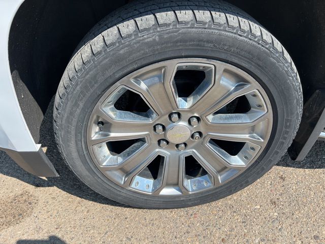 2018 Chevrolet Suburban Premier photo 4