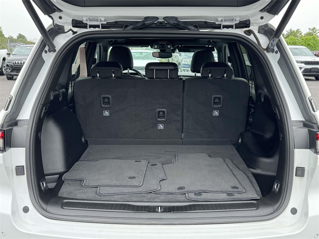 2023 Jeep Grand Cherokee Altitude photo 26