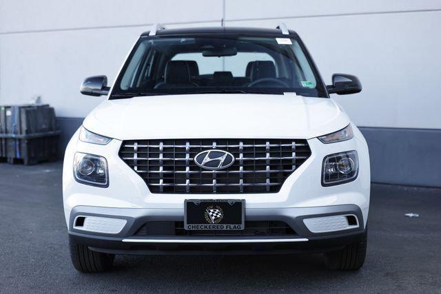 2025 Hyundai Venue SEL Limited photo 3
