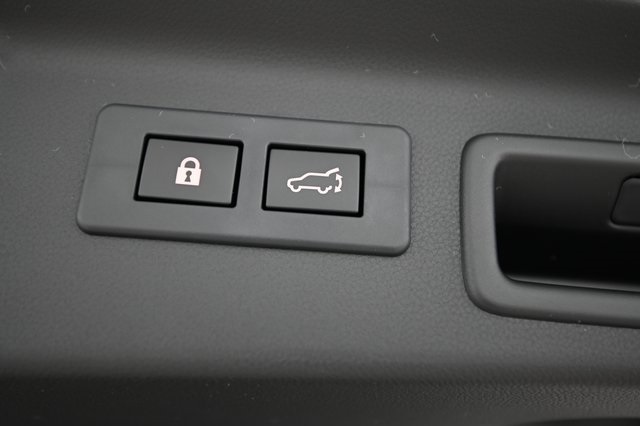 2025 Subaru Forester Premium photo 17