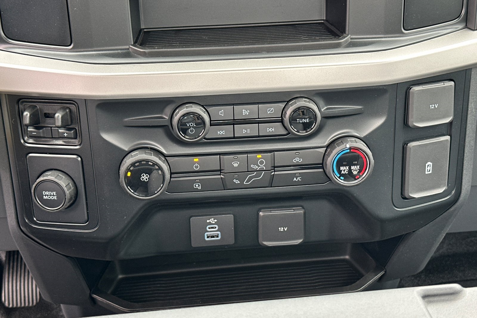 2024 Ford F-550 XL photo 16