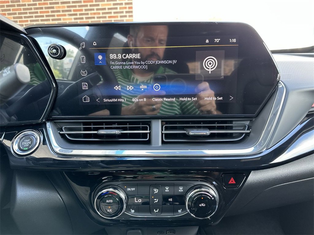 2025 Chevrolet Trax photo 13