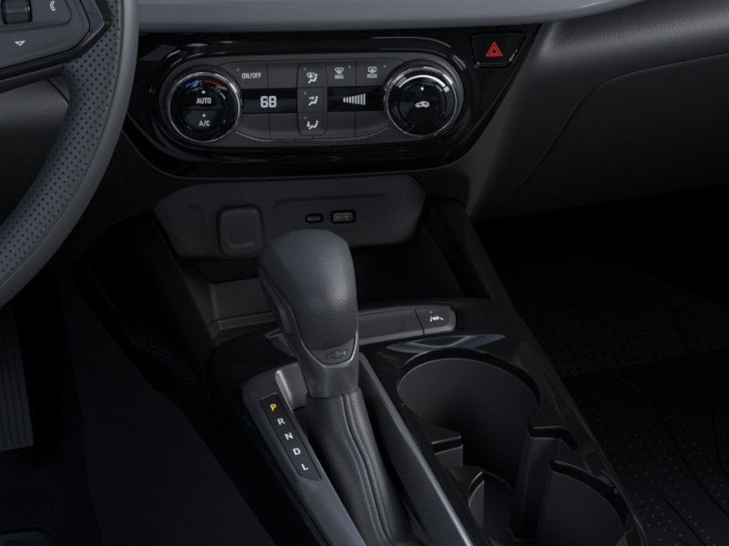 2025 Chevrolet Trax LT photo 17