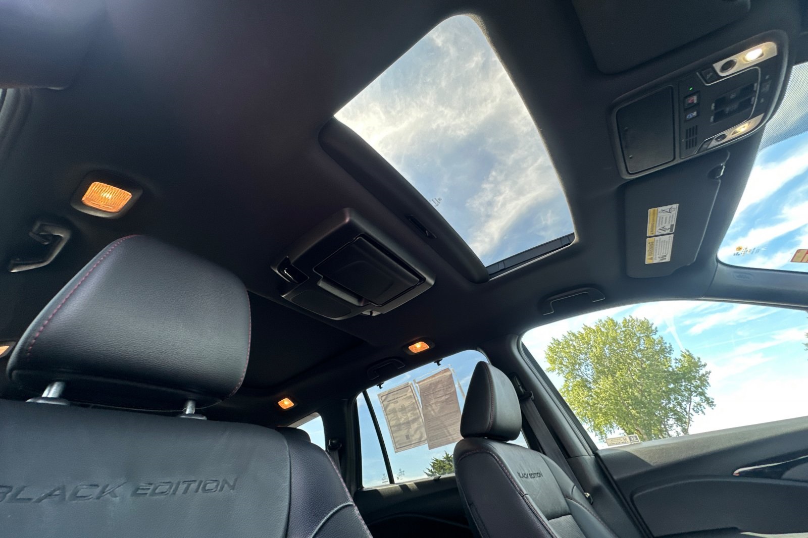 2022 Honda Pilot Black Edition photo 19