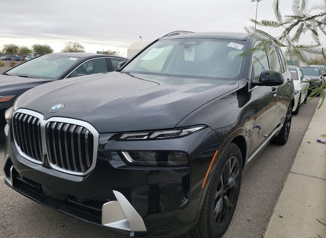 2024 BMW X7 40i's photo