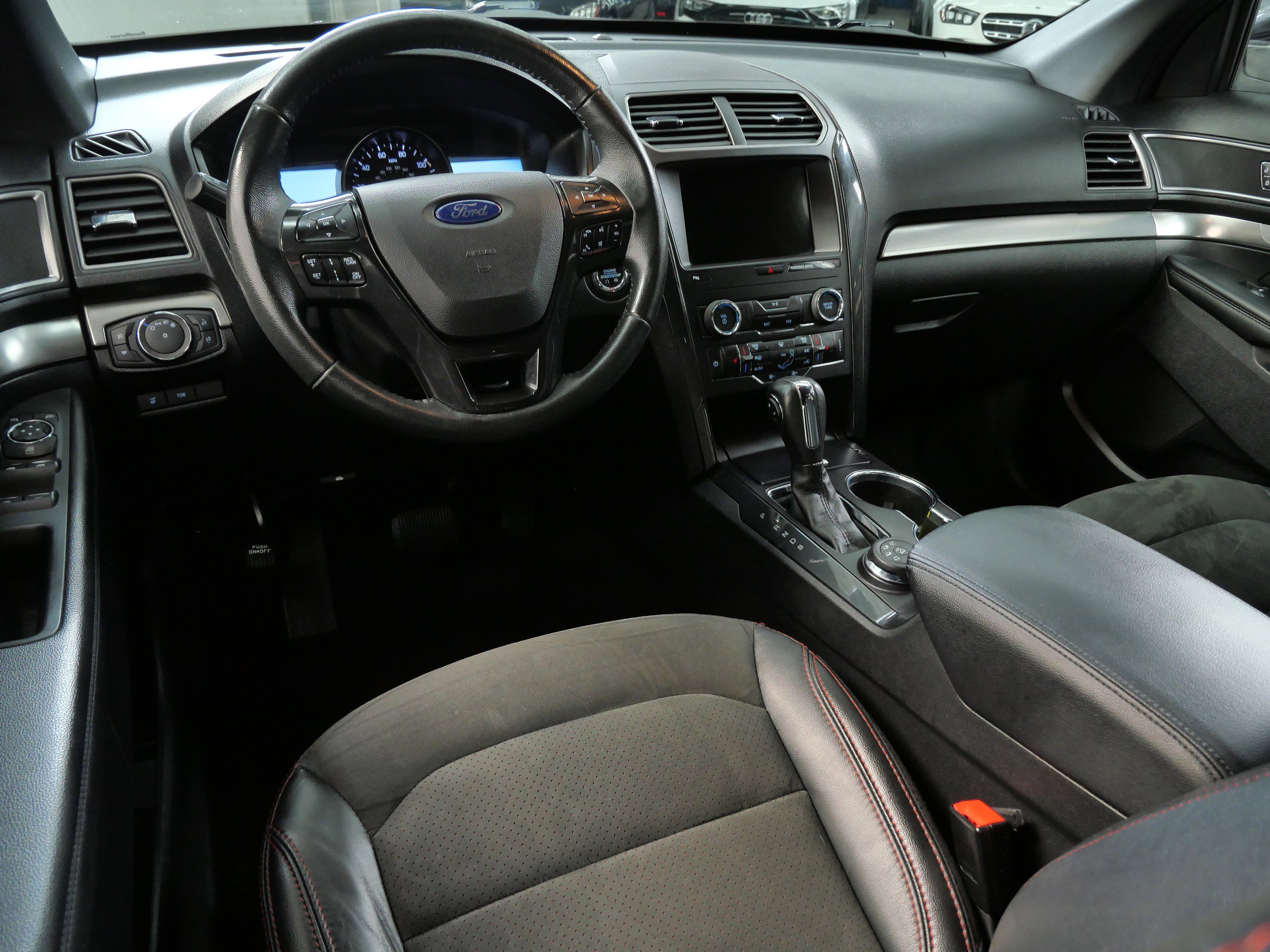 Used 2019 Ford Explorer XLT with VIN 1FM5K8D88KGB35960 for sale in Minnetonka, Minnesota