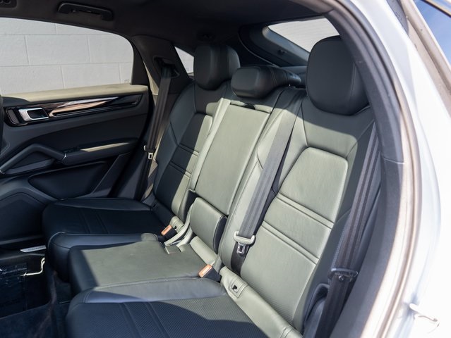 2022 Porsche Cayenne Coupe Base photo 17