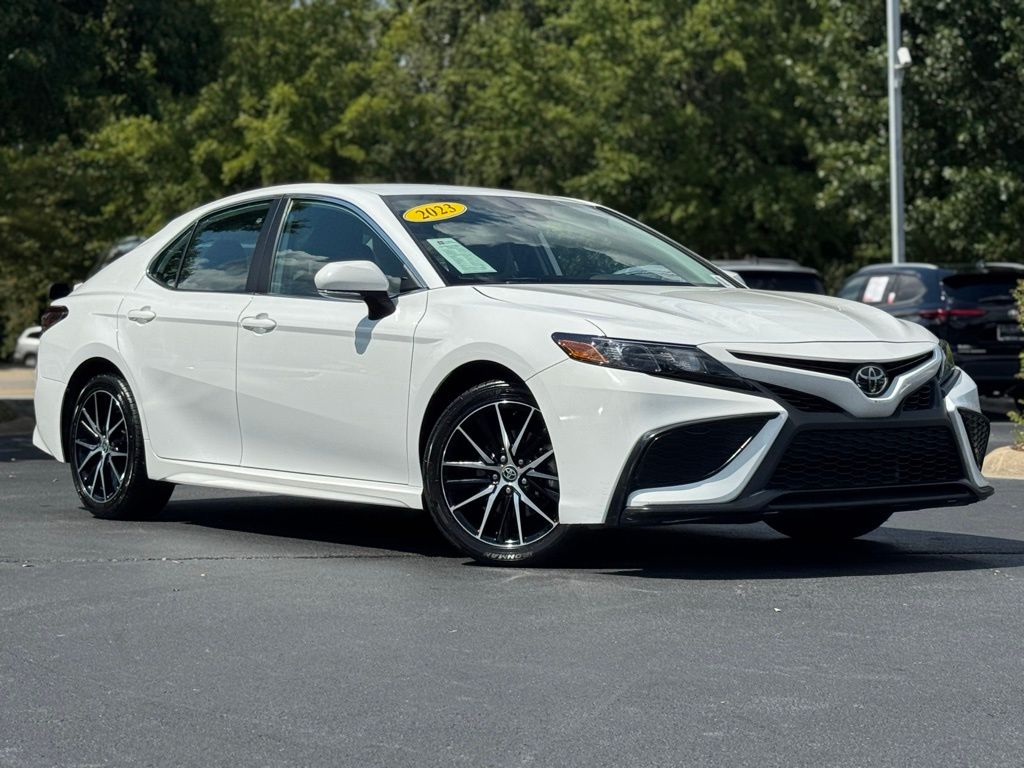 2023 Toyota Camry SE photo 2