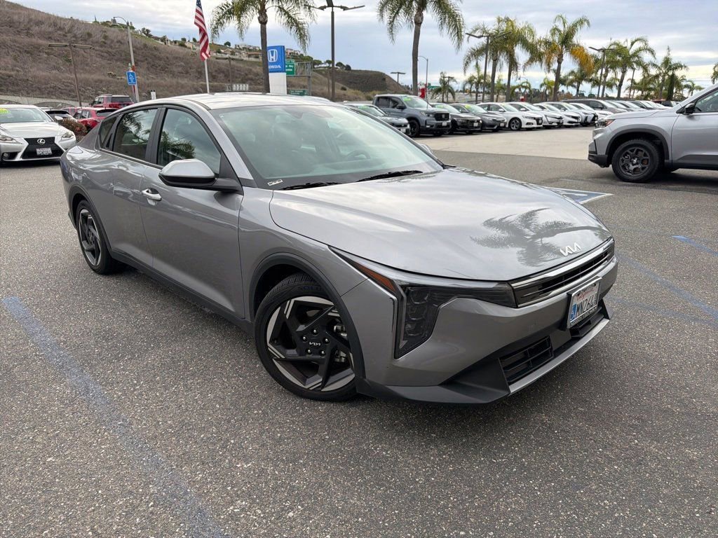 2025 Kia K4 EX photo 2