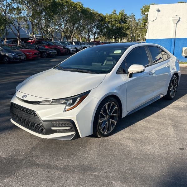 2022 Toyota Corolla XSE's photo