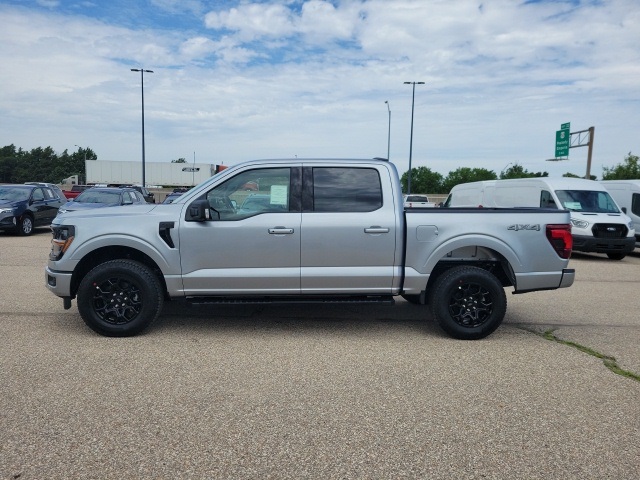2025 Ford F-150 XLT photo 2