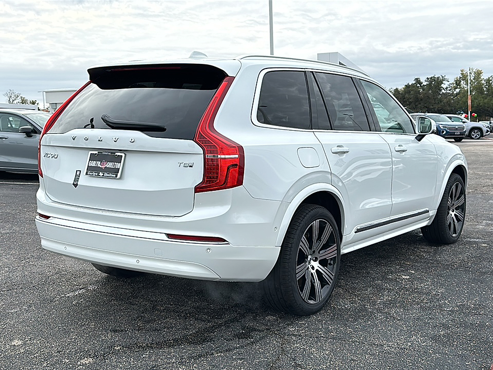 New 2025 Crystal White Volvo T8 Plus 7-Seater image 9