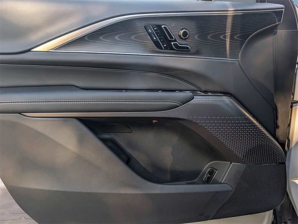 2026 Cadillac Lyriq Luxury photo 12