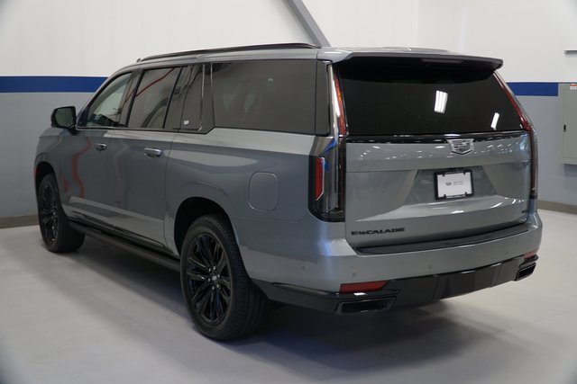 2023 Cadillac Escalade ESV Sport Platinum photo 3