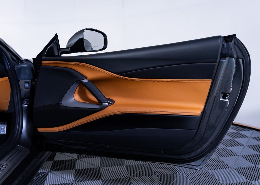 Certified Used 2018 Grigio Silverstone Metallic Ferrari Base image 20