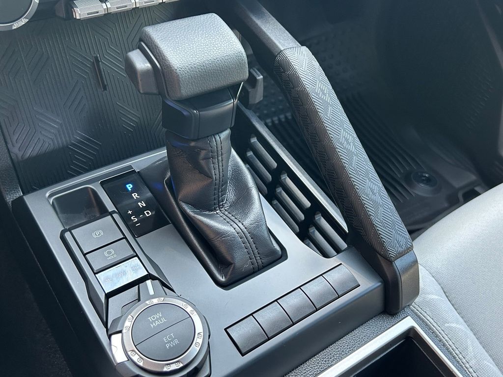 2024 Toyota Tacoma SR5 photo 18
