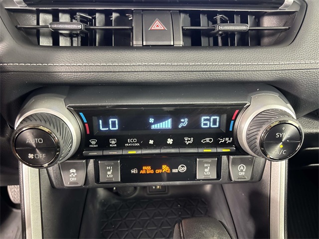 2024 Toyota RAV4 XLE photo 17