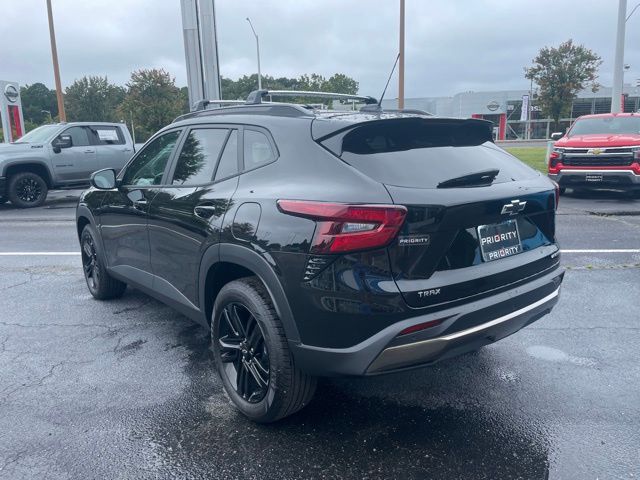 2025 Chevrolet Trax ACTIV photo 2