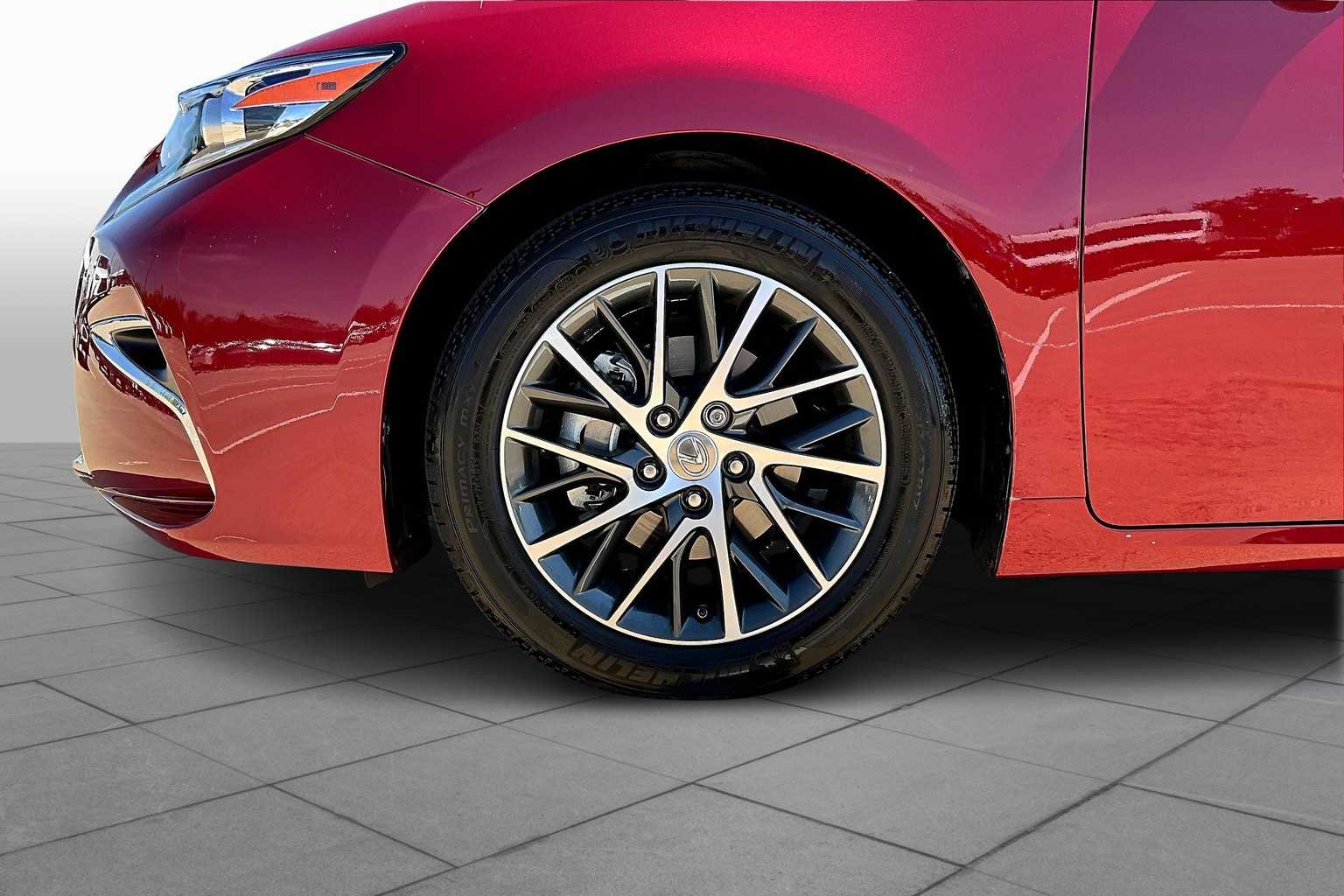 2017 Lexus ES 350 photo 10