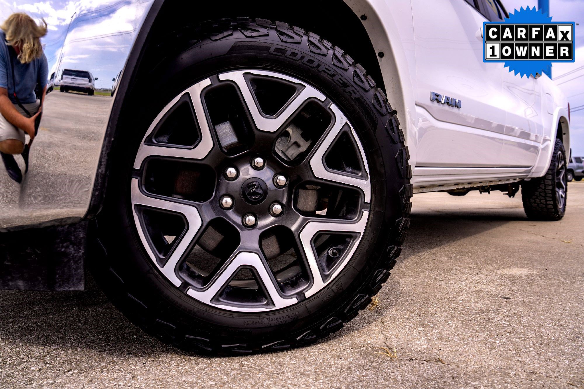 2025 Ram 1500 Laramie photo 2