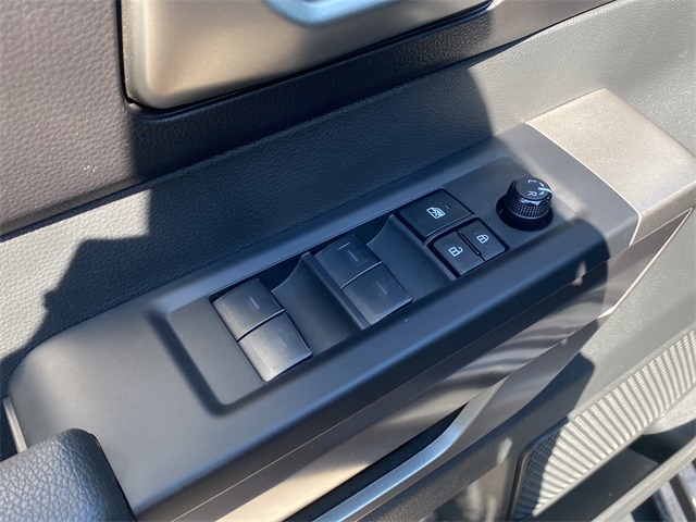 2025 Toyota Tundra SR5 photo 18