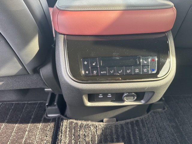 2026 Infiniti QX80 photo 9