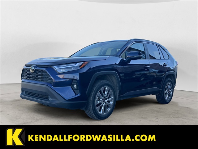 Used 2023  Toyota XLE Premium image 1