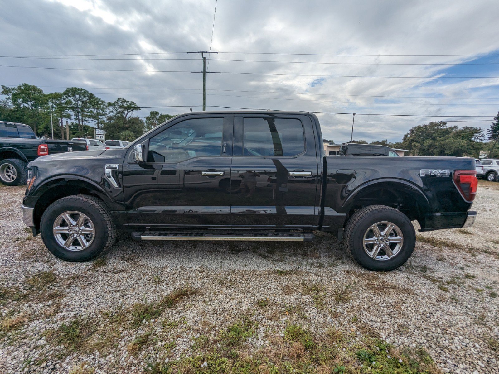 2024 Ford F-150 XLT photo 2