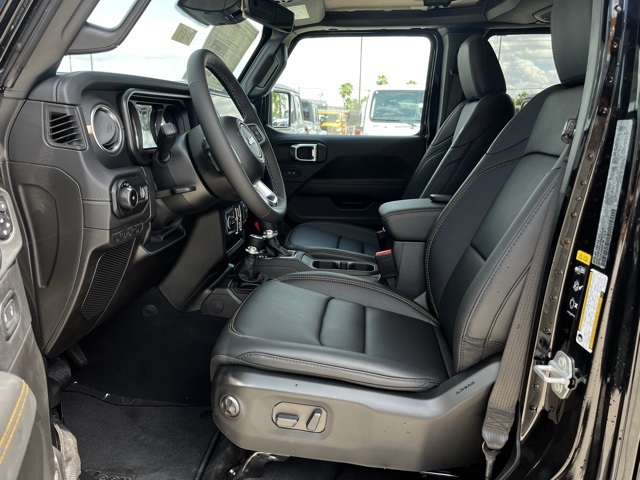 2025 Jeep Wrangler Sahara photo 14