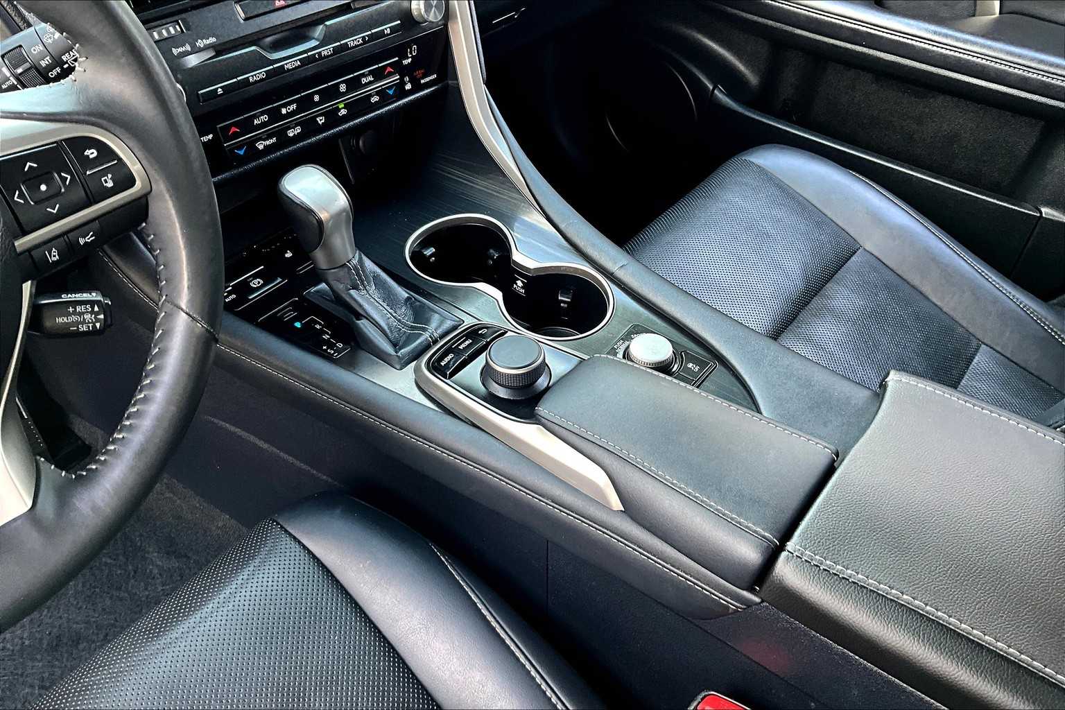 2018 Lexus RX photo 16