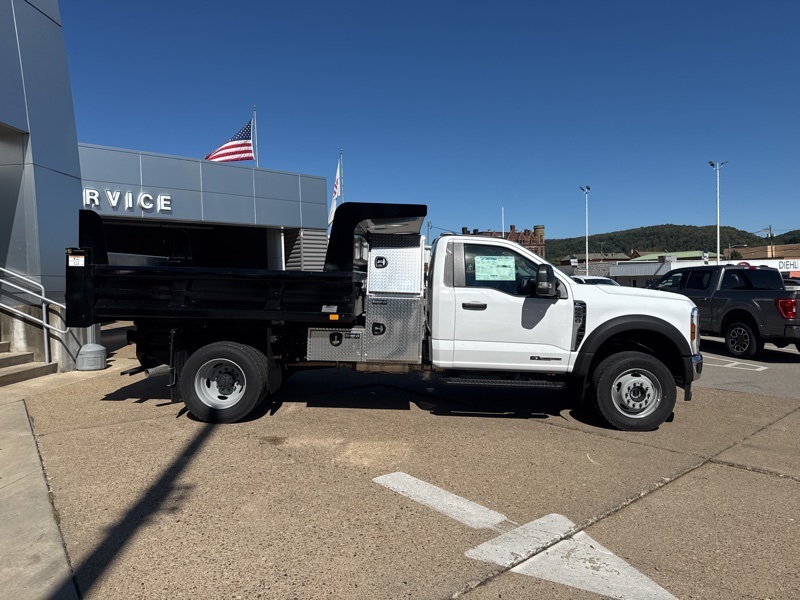 2025 Ford F-600 photo 8