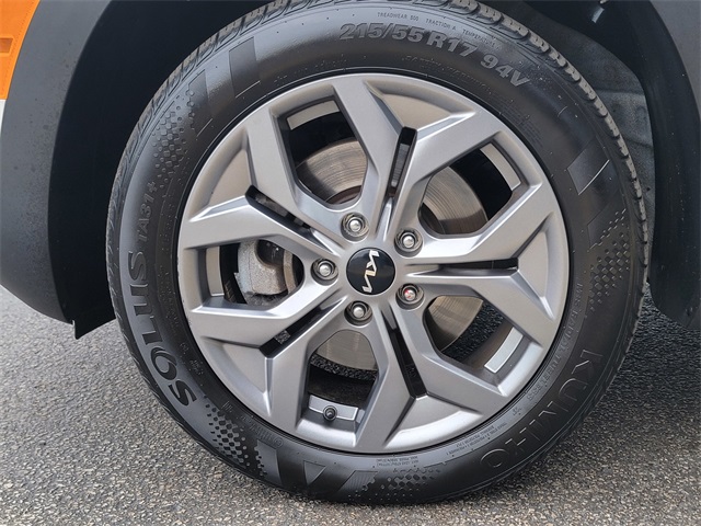 2024 Kia Seltos LX photo 10