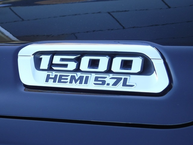 2022 Ram 1500 Laramie photo 3