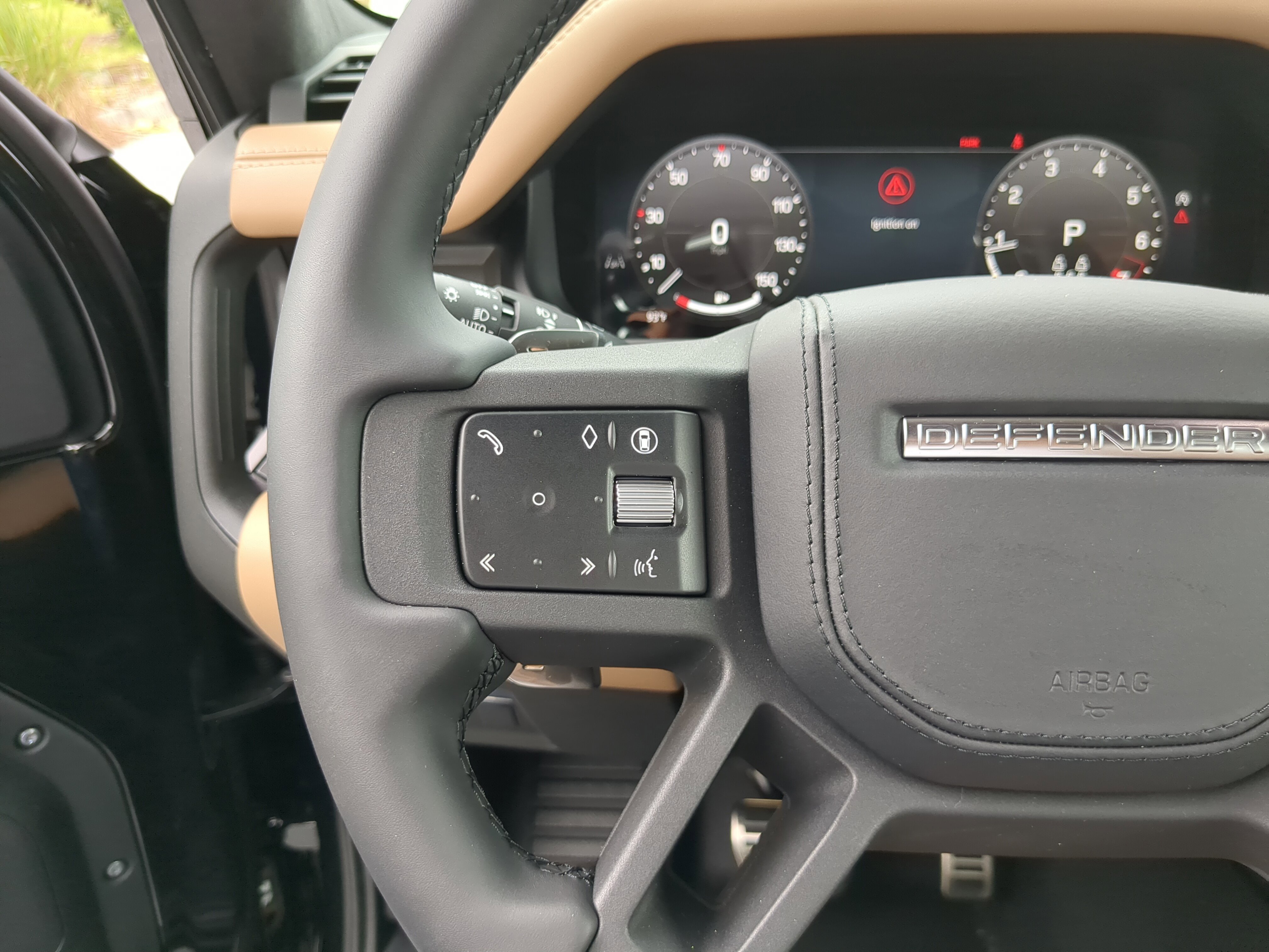 2025 Land Rover Defender 130 V8 photo 10