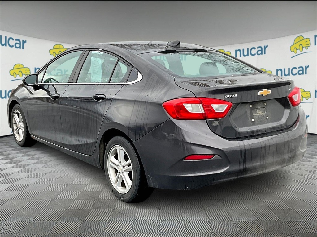 2016 Chevrolet Cruze LT photo 4