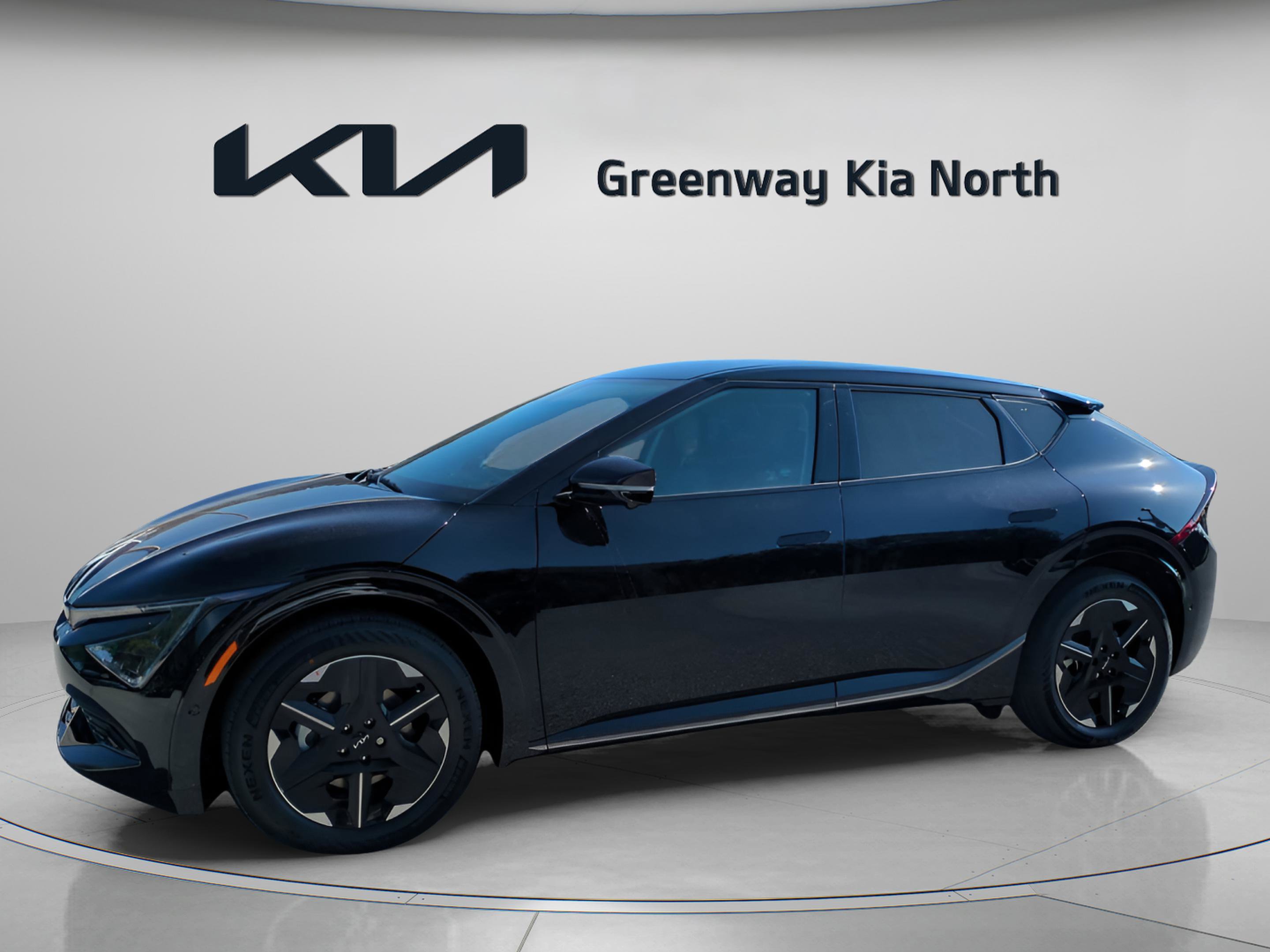 2025 Kia EV6 Wind photo 2