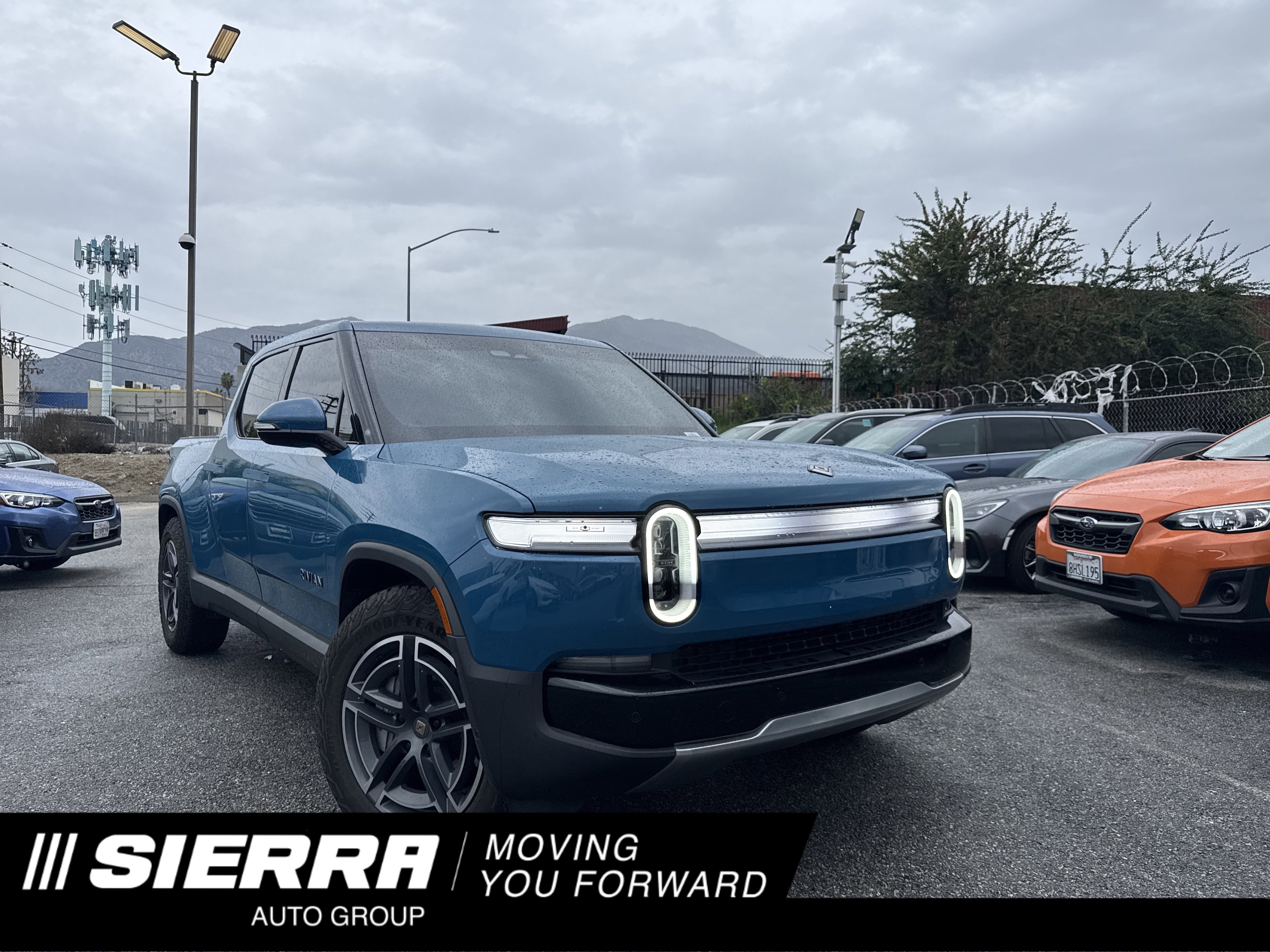 2025 Rivian R1T Adventure's photo