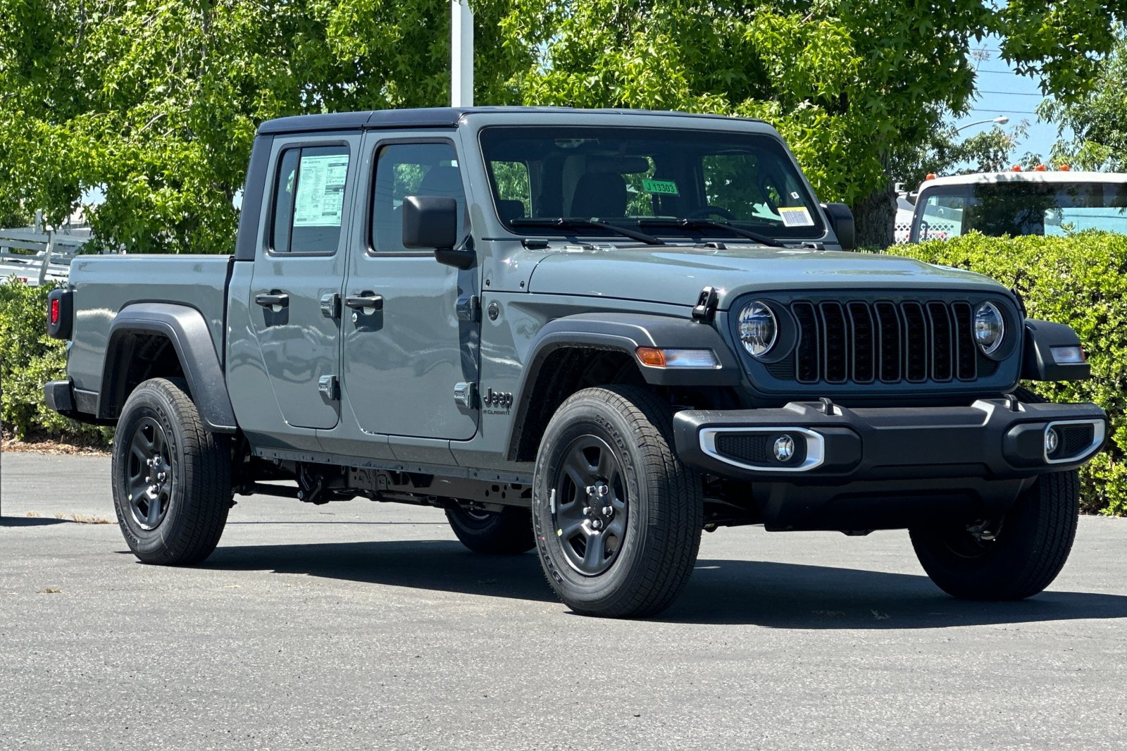 2025 Jeep Gladiator Sport photo 2