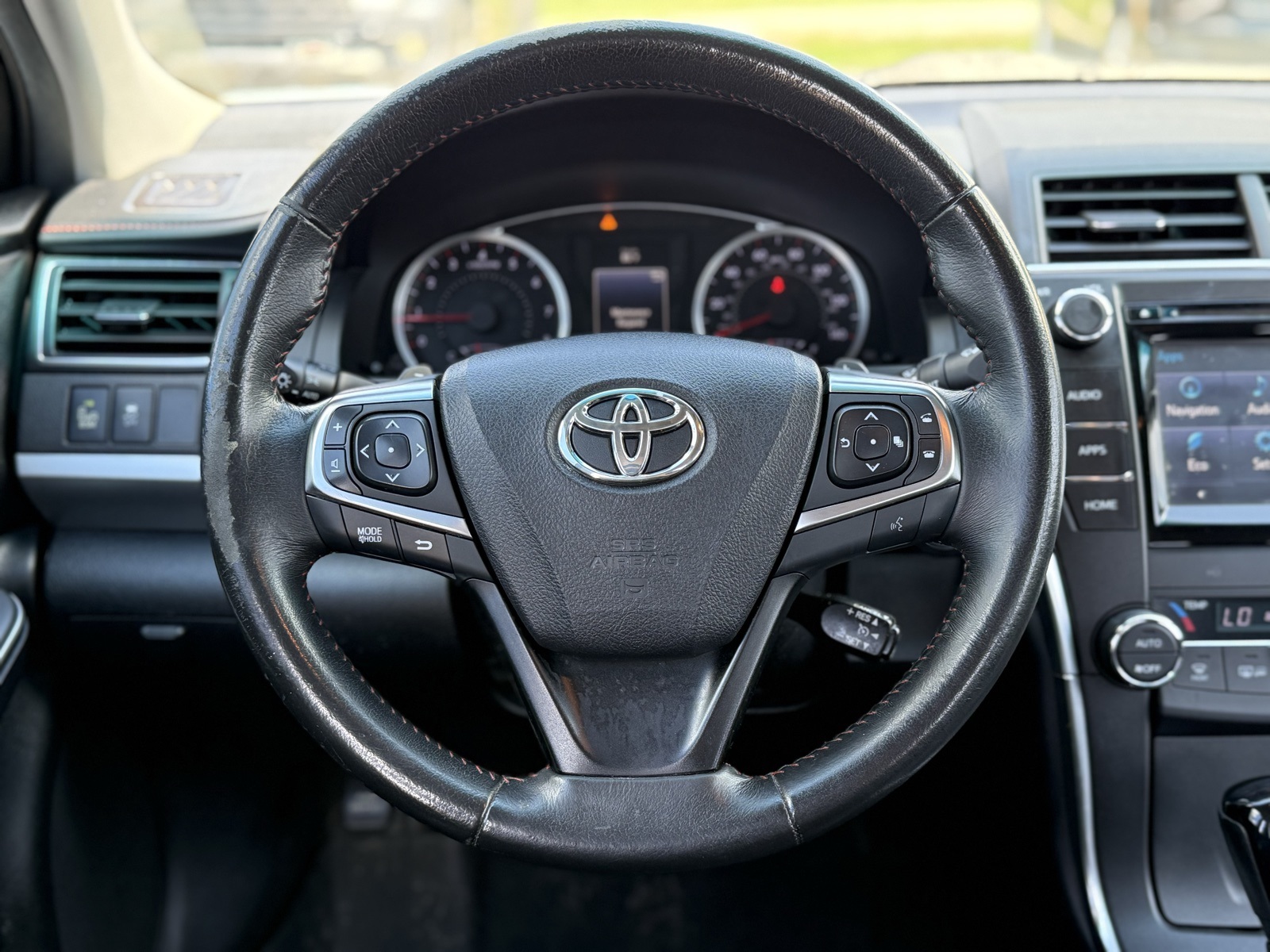 2015 Toyota Camry XSE photo 15