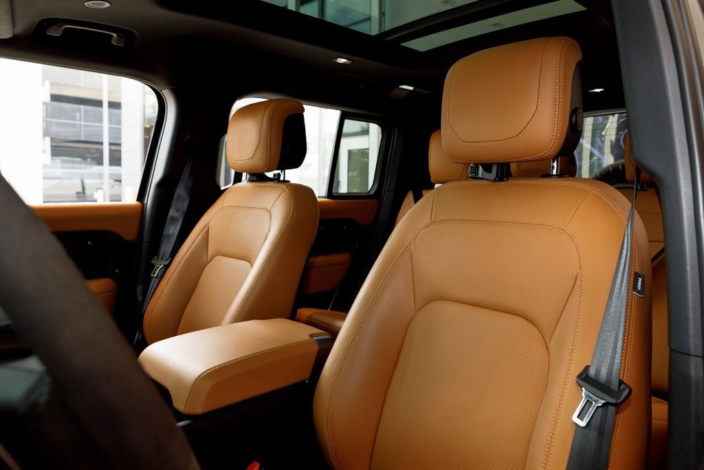 2024 Land Rover Defender Carpathian Edition photo 23
