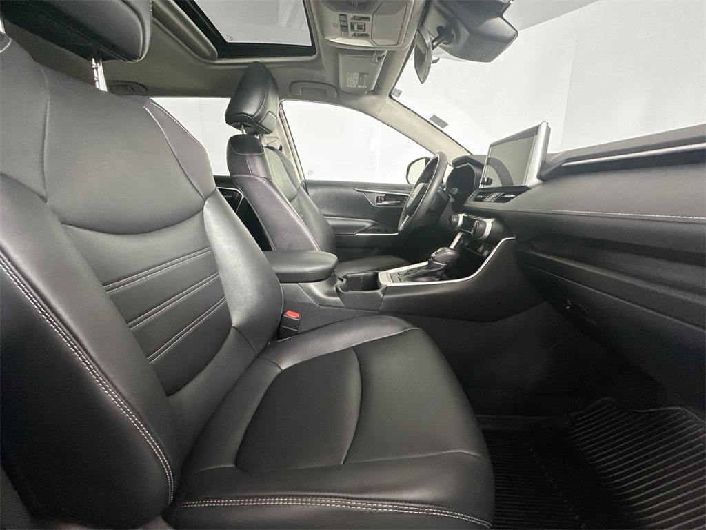 2023 Toyota RAV4 XLE Premium photo 22