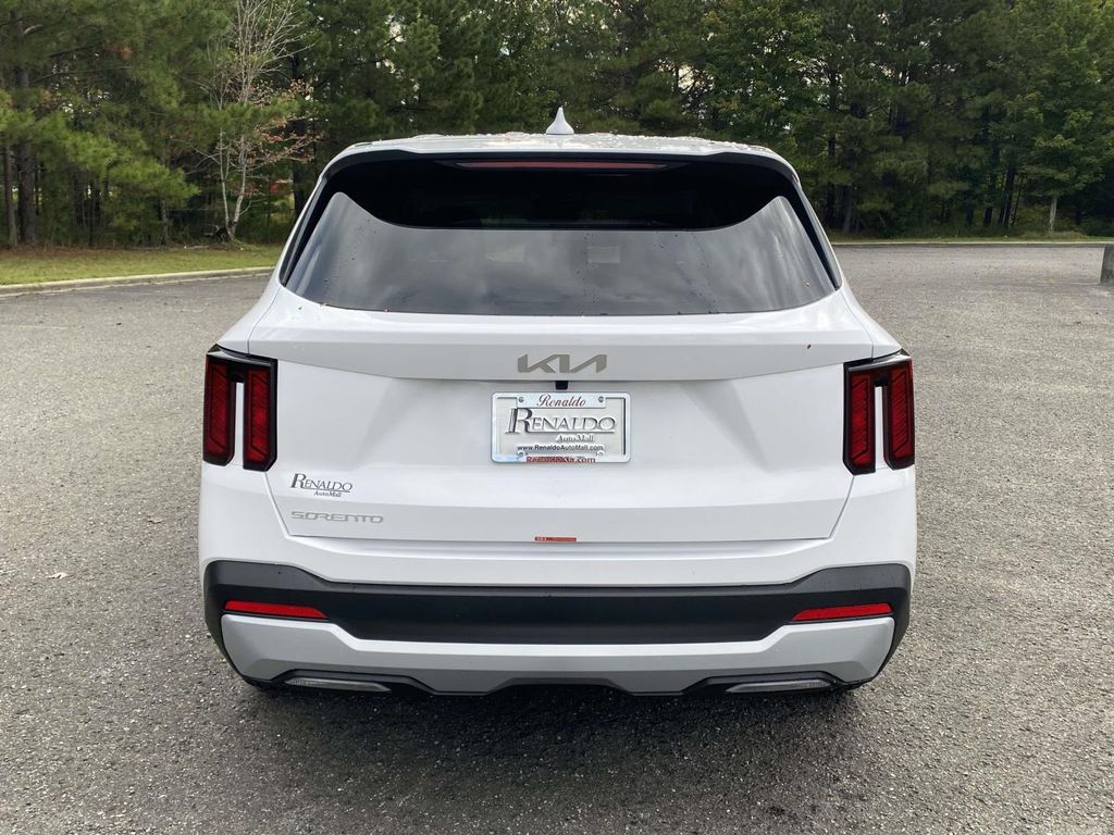 2026 Kia Sorento LX photo 3