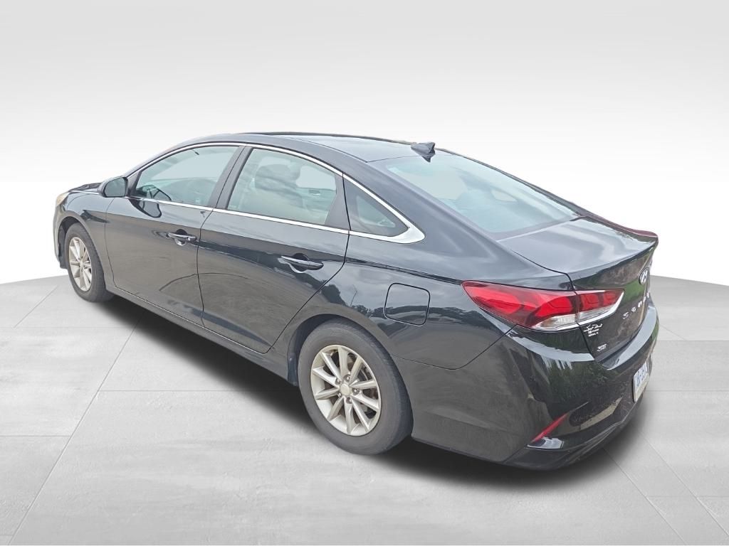 2018 Hyundai Sonata SE photo 2