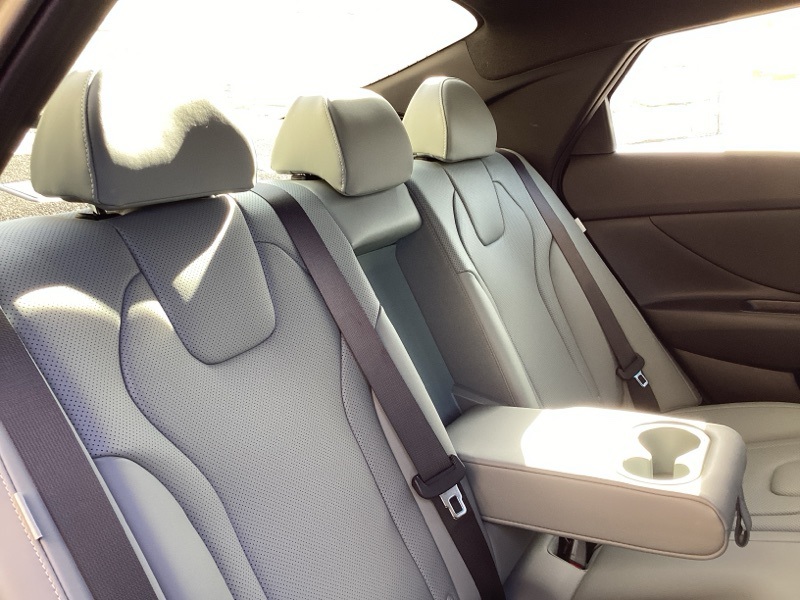 2025 Hyundai Elantra Hybrid Limited photo 17