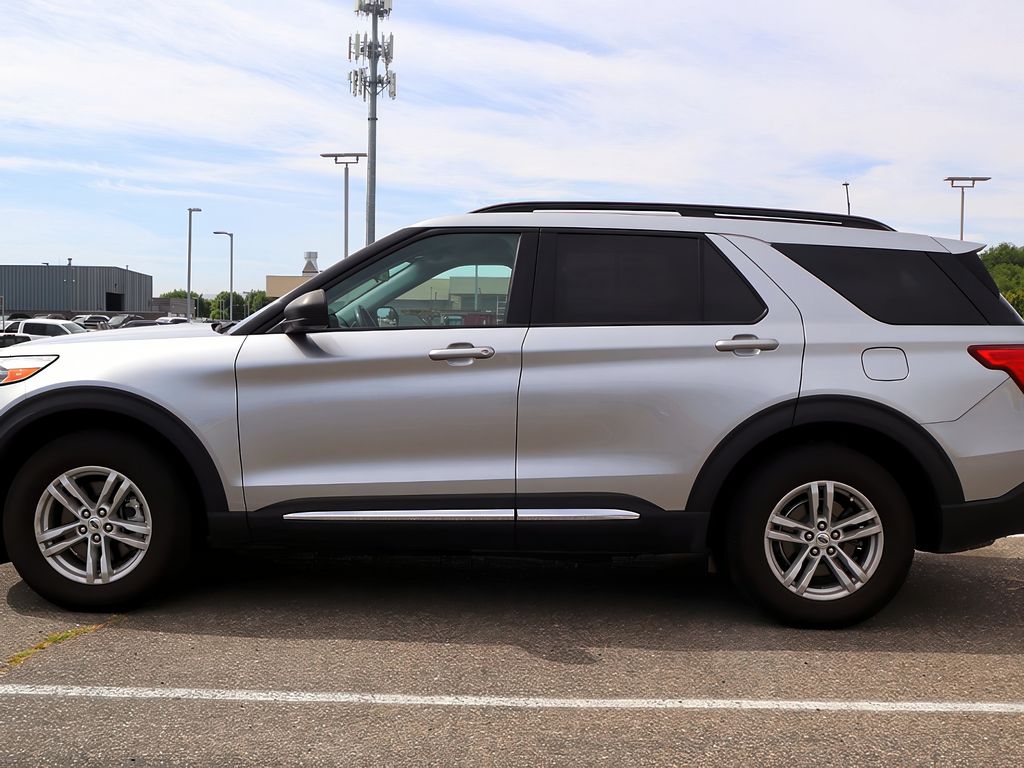 2022 Ford Explorer XLT photo 4