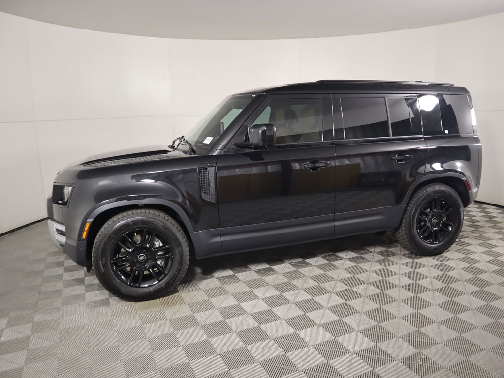 2025 Land Rover Defender 110 S photo 8