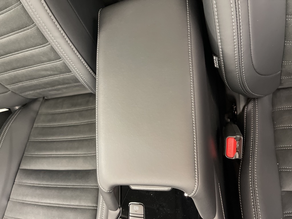 2025 Mitsubishi Outlander SE photo 9
