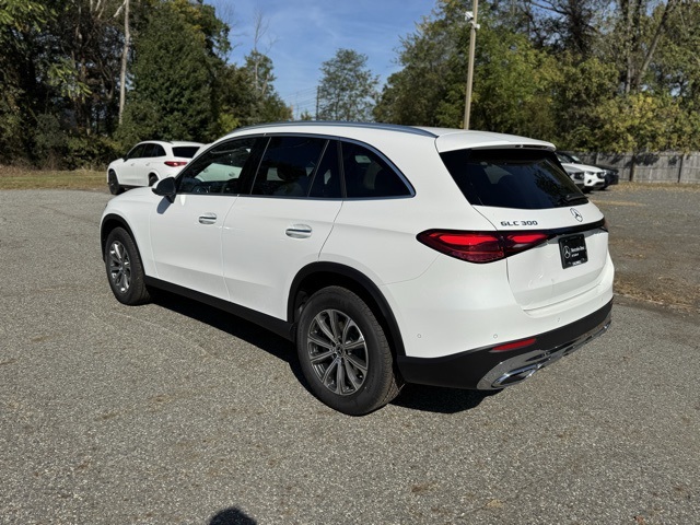 2026 Mercedes Benz GLC 300 4MATIC photo 4